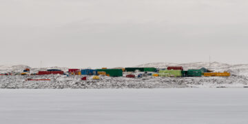 How difficult it will be to return to real life. Lessons from an explorer.